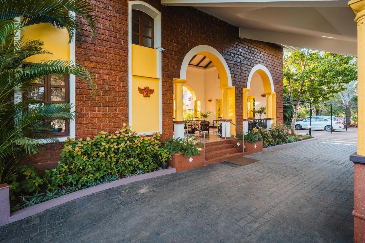 Coconut Grove Beach Resort Colva Exterior photo